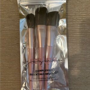 Complexion Essentials Brush Set - Pink